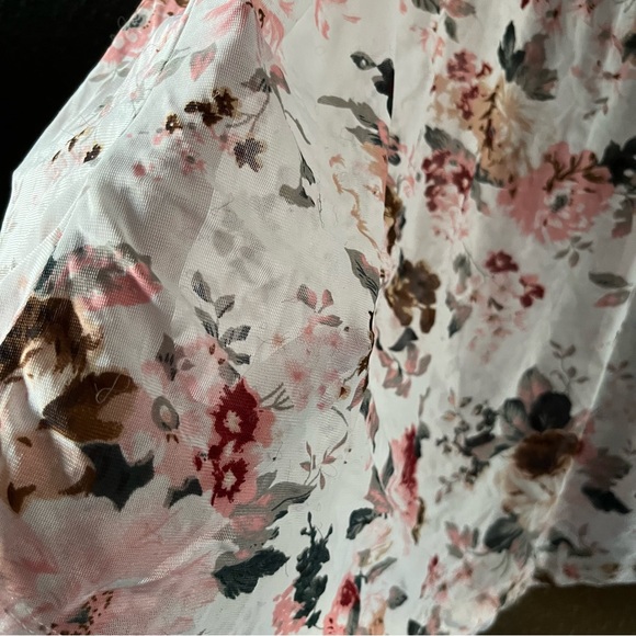 White Sheer Floral Tank Top with Tie on Neck, Size Large - Picture 6 of 6